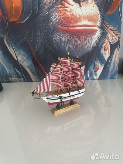 Кораблик коллекционный