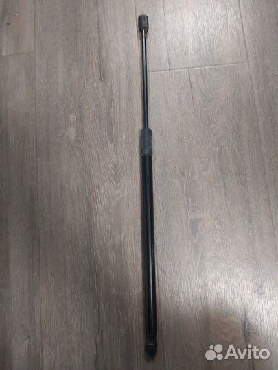 Амортизатор капота правый Mercedes Gl 500 4Matic