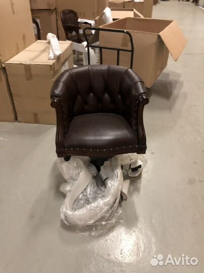 Кресло для кабинета на колесах