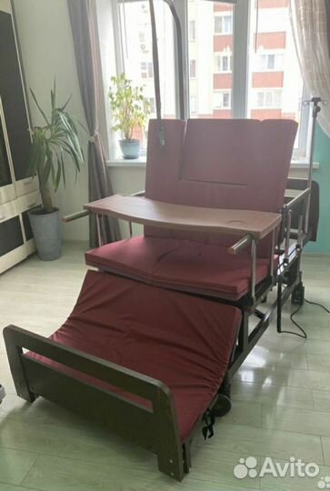Кровать для лежачих больных с электроприводом