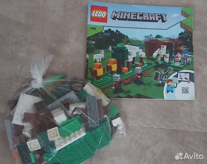 Конструктор lego Minecraft Аванпост разбойников