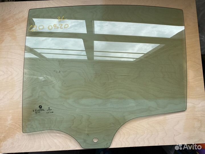 Стекло левое задней двери bmw g20