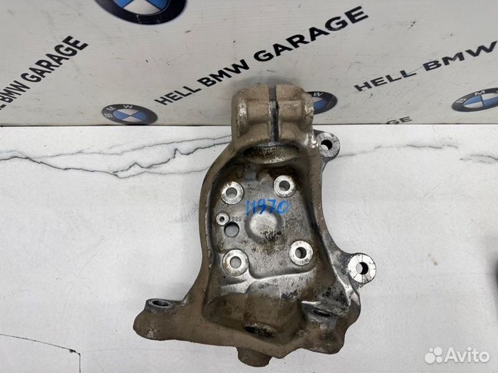 Кулак поворотный правый Bmw 7 E66 2005