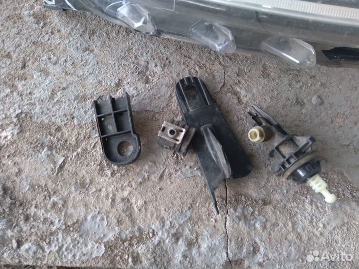 Фара правая Renault Duster 2