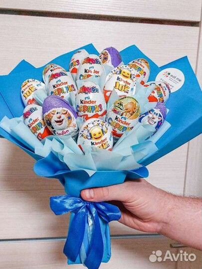 Сладкий букет из зефира киндеров жевачек love is