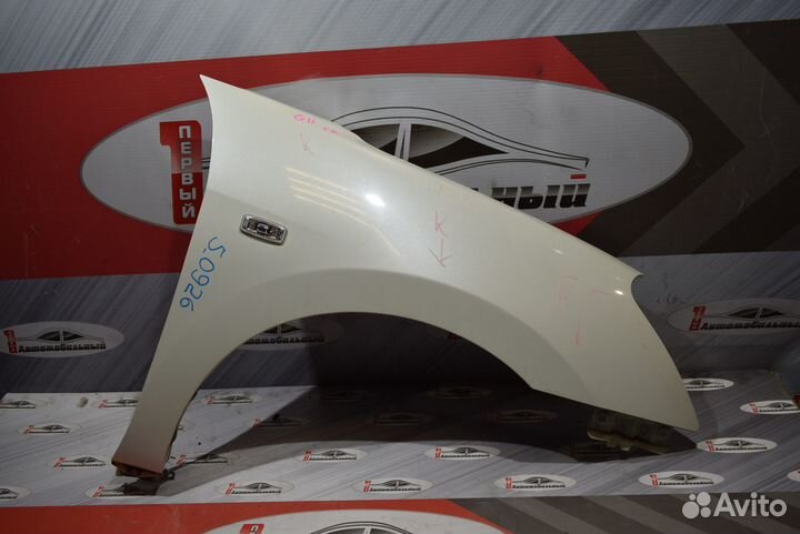 Крыло перед право c Nissan Bluebird Sylphy G11 HR1