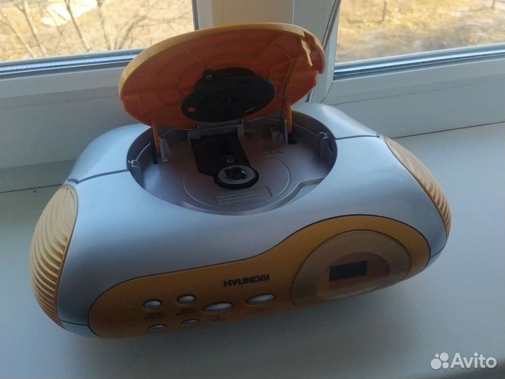 Радиоприёмник неработающий с дисководом