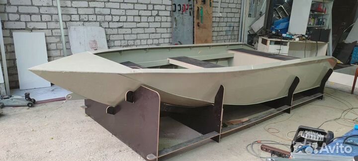Лодка Striker X4 лайт