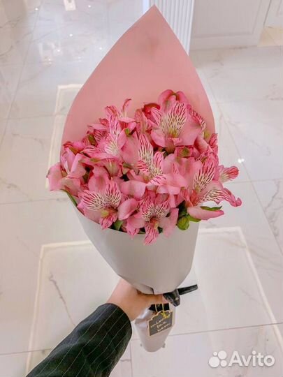 Букеты из альстромерий