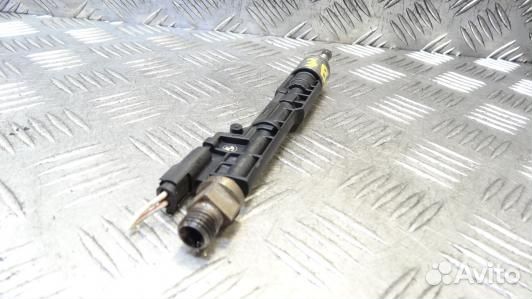 Форсунка бензиновая BMW X3 F25 (3BA13B704)