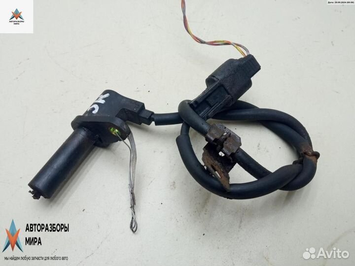 Датчик ABS Mitsubishi Space Runner 2 2000