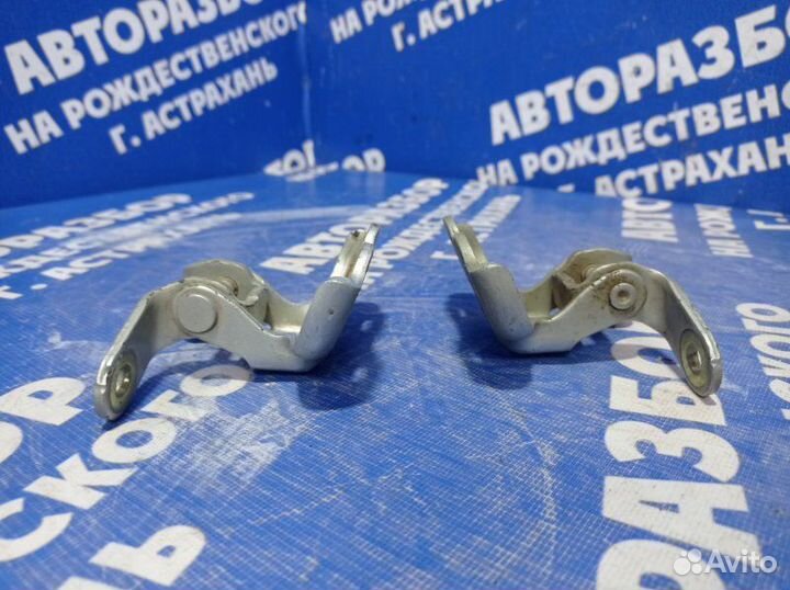 Петля двери Chevrolet Cobalt седан 2013