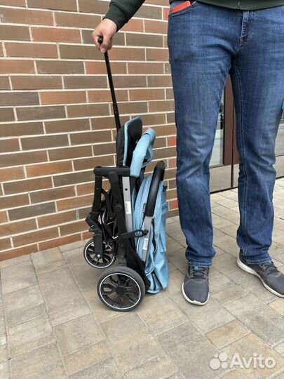 Коляска прогулочная luxmom v3