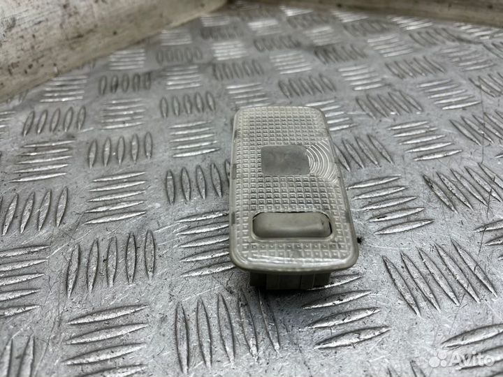 Плафон освещения багажника Nissan X-Trail T31