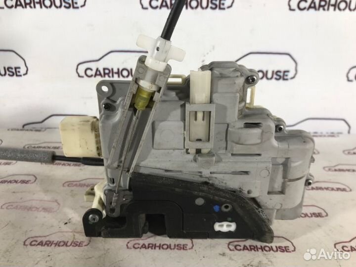 Замок двери передний правый Volkswagen Touareg NF