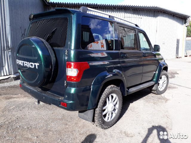 Спойлер крыши непродувной УАЗ Патриот. Под окрас