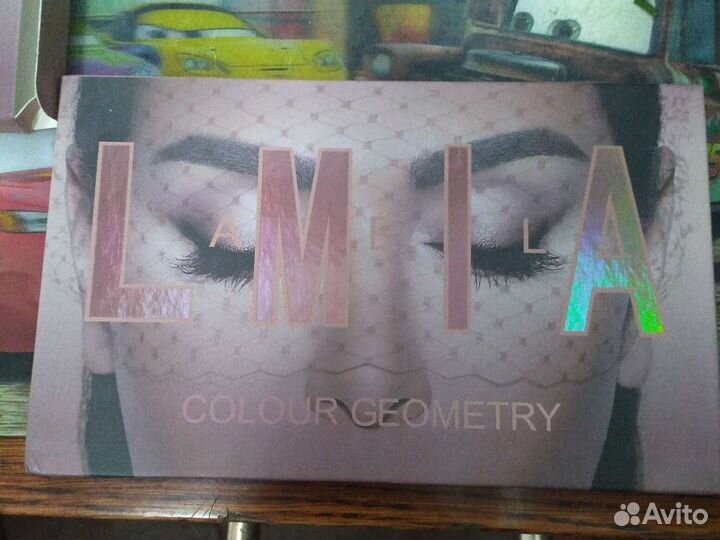 Палитра теней с зеркалом