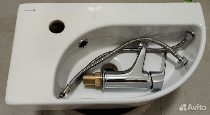 Раковина Cersanit со смесителем