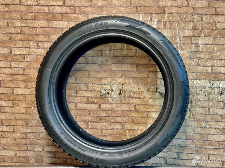 Pirelli Scorpion Ice Zero 2 245/45 R20