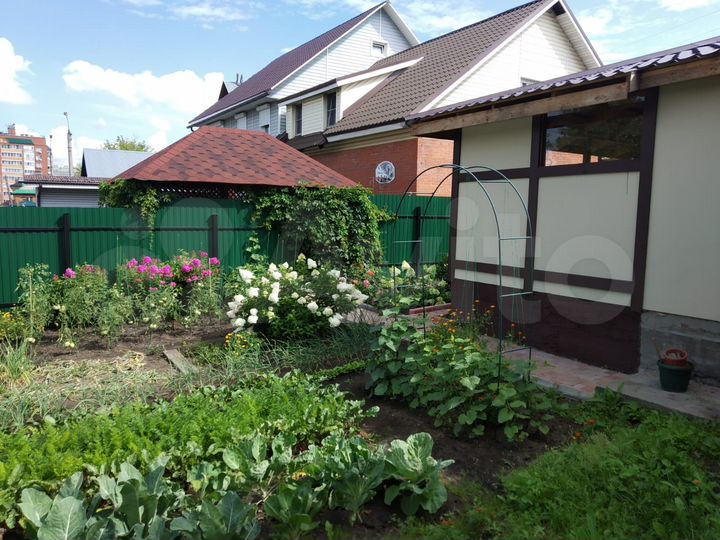 Дом 184 м² на участке 4,3 сот.