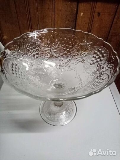 Фруктовница На Ножке, Неман