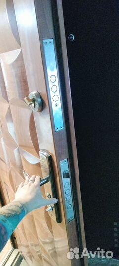 Входная дверь