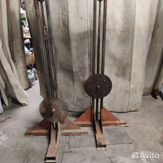 Подъемник для ремонта авто