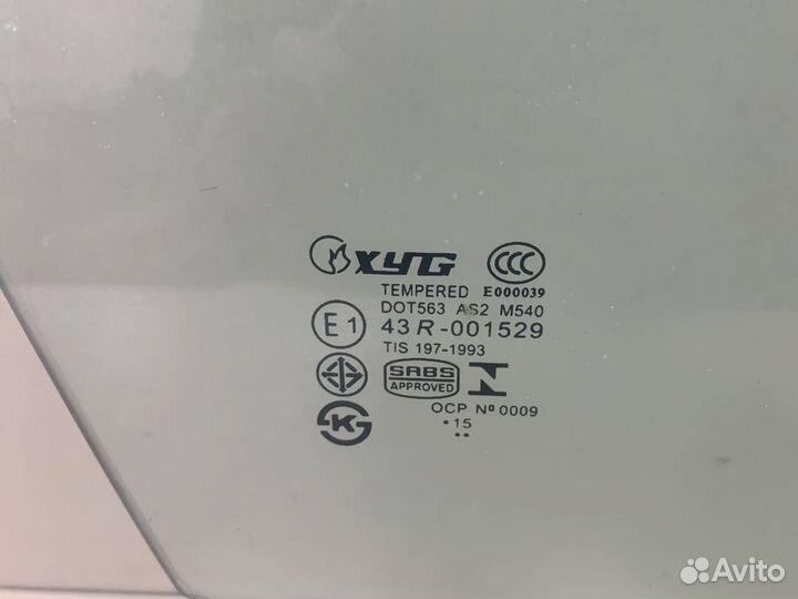 Стекло двери передней правой Land Rover Range Rove