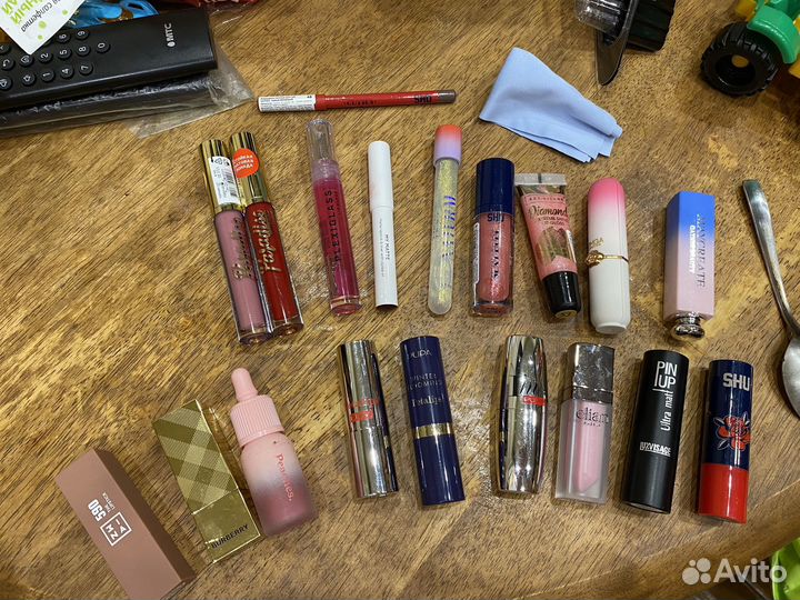 Косметика для губ