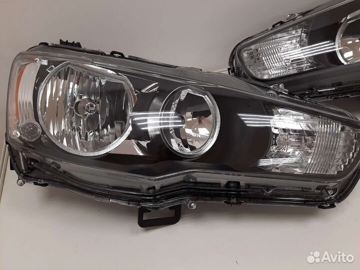 Фара правая Mitsubishi lancer 10