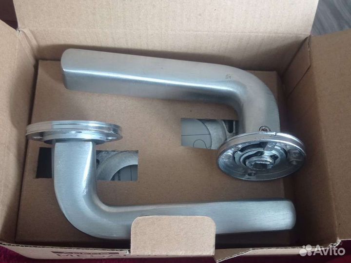 Дверные ручки