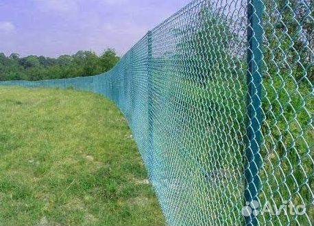 Забор из сетки-рабицы