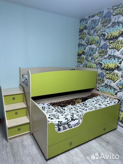 Двухъярусная кровать