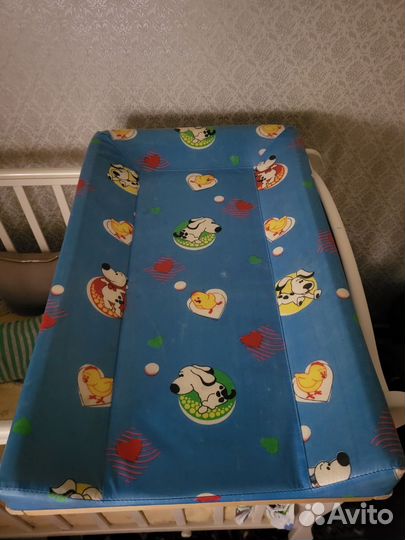 Пеленальная доска на кроватку