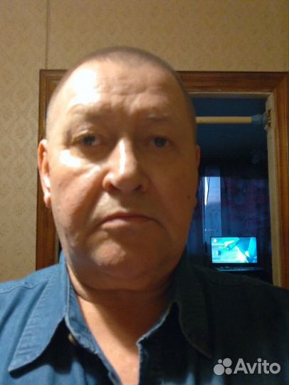 Водитель на своём автомобиле