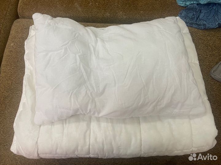 12 бортиков в кроватку+одеяло и подушка