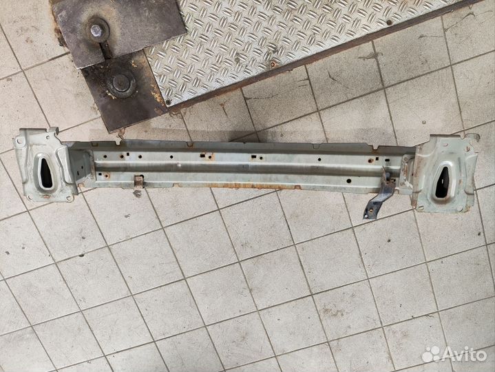 Усилитель переднего бампера Mitsubishi Outlander 3