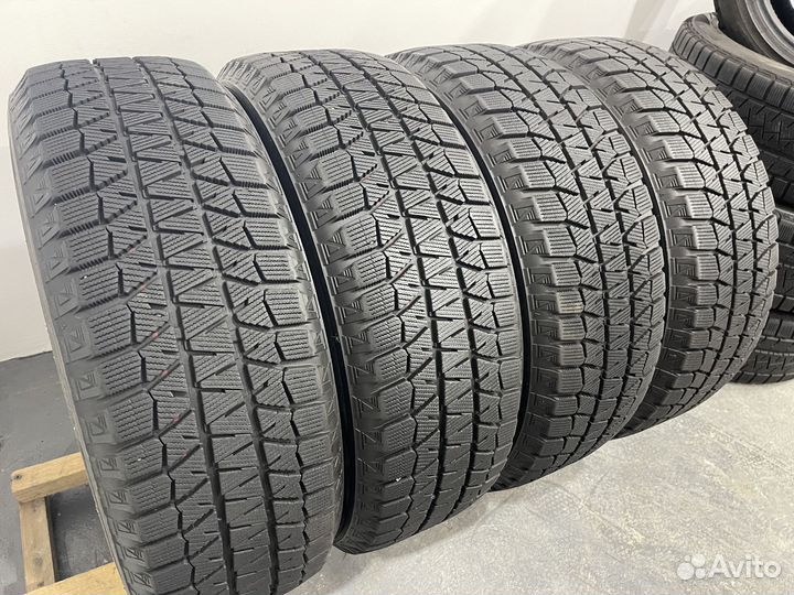 Bridgestone Blizzak WS-80 215/60 R17