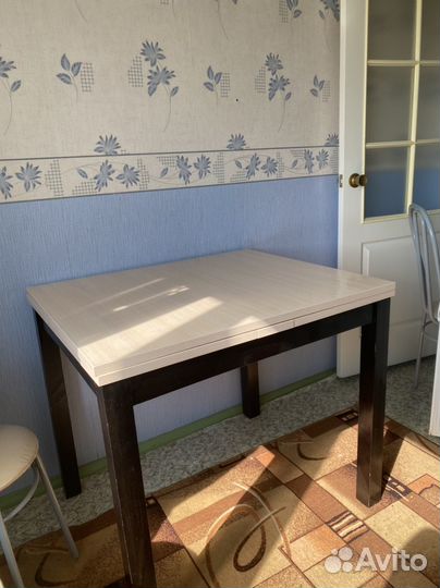 Кухонный стол