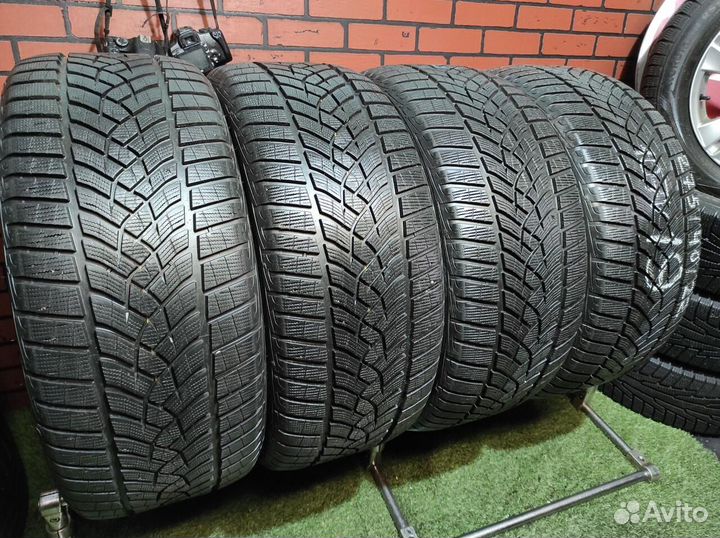 Goodyear UltraGrip Performance+ 275/40 R22 107V