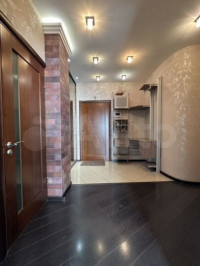 2-к. квартира, 70 м², 8/10 эт.