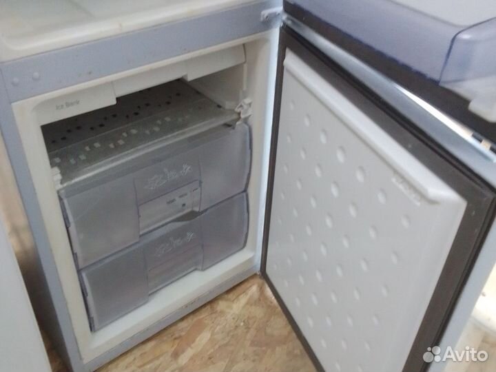 Холодильник б/у Веко узкий 180 см
