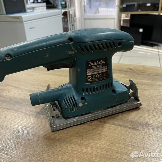 Вибрационная шлифмашина Makita BO-3700