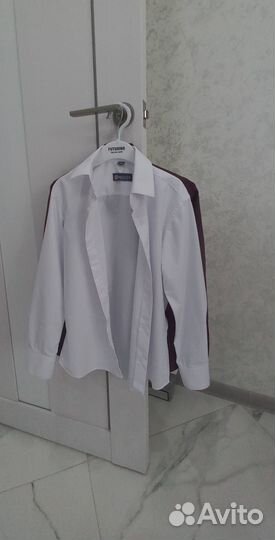 Костюм: пиджак, брюки Boston р.116; рубашки р.122