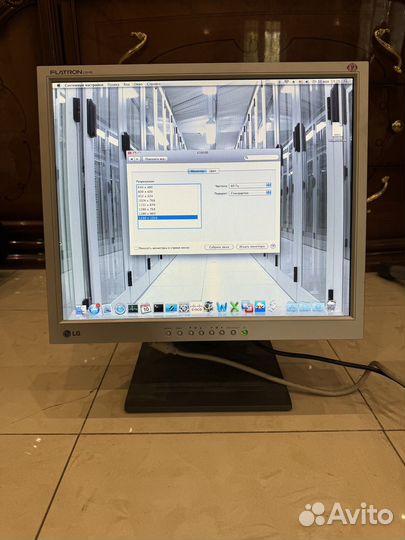 Монитор LG 19