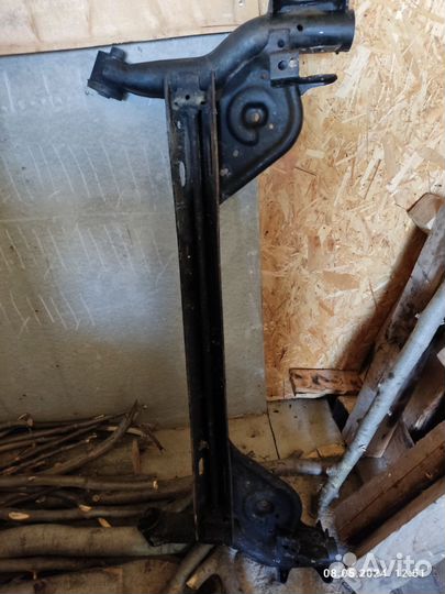 Задняя балка Ниссан Лиф