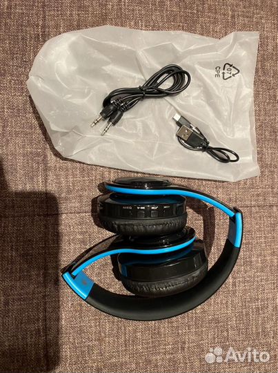 Беспроводные наушник гарнитура с радио и плеером