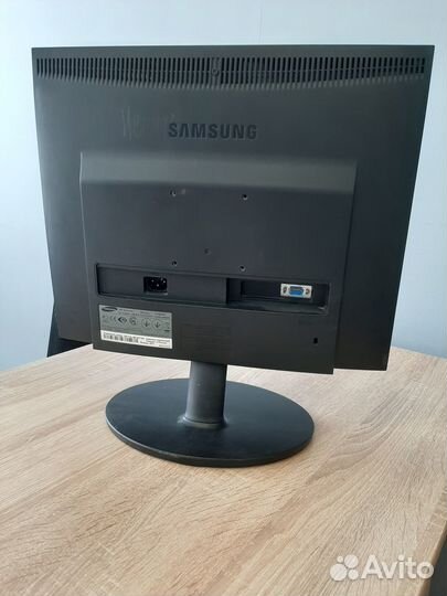 Монитор Samsung 19 дюймов