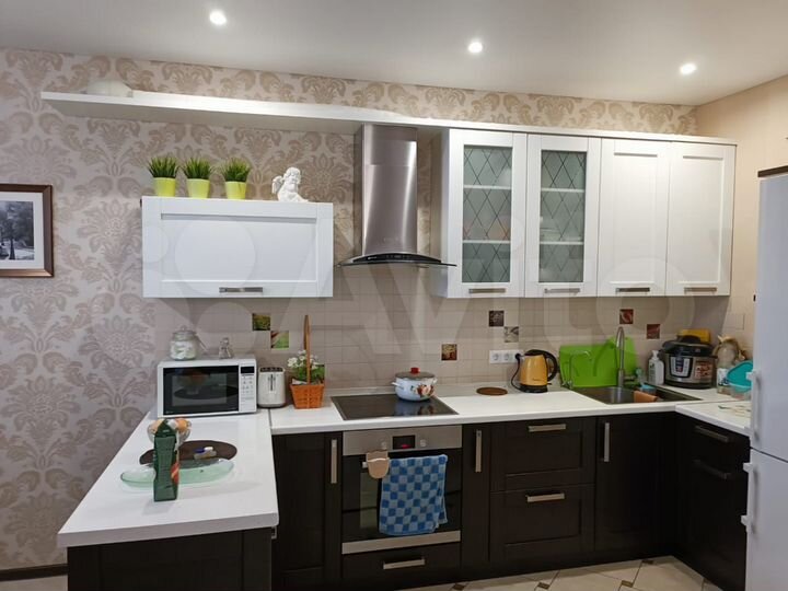 Доля в 2-к. квартире, 72,3 м², 7/13 эт.