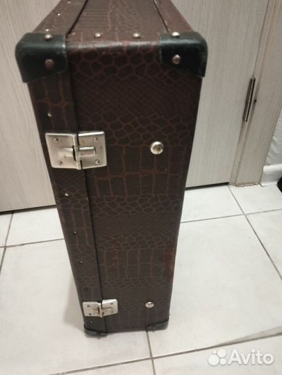 Антикварный чемодан